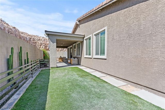 9935 Joshua Foothills Street, Las Vegas, NV 89178