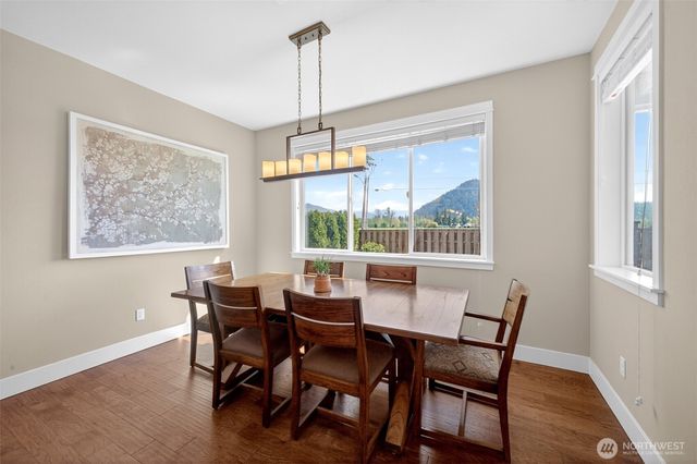 438 Riley Court E, Enumclaw, WA 98022