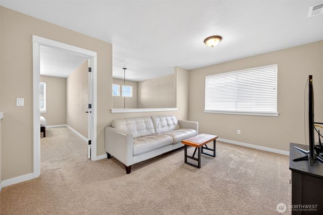 438 Riley Court E, Enumclaw, WA 98022