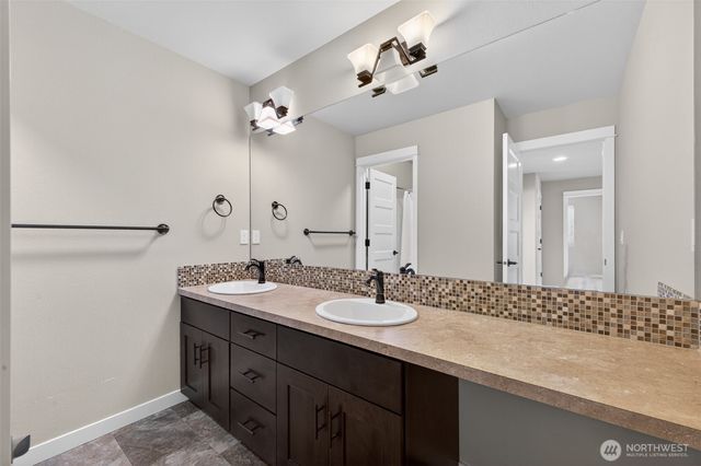 438 Riley Court E, Enumclaw, WA 98022