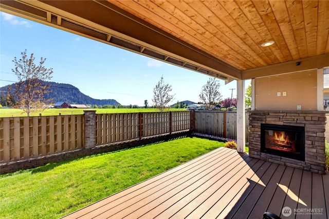 438 Riley Court E, Enumclaw, WA 98022