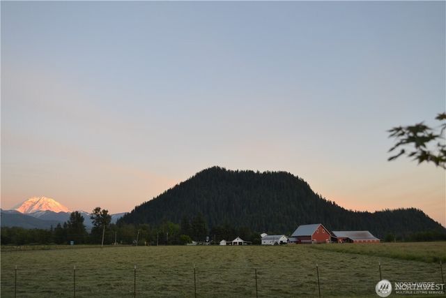 438 Riley Court E, Enumclaw, WA 98022