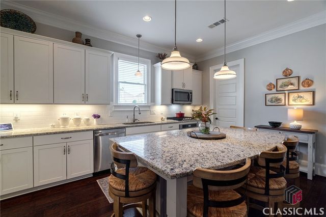 1280 Greenleffe Circle, Statham, GA 30666