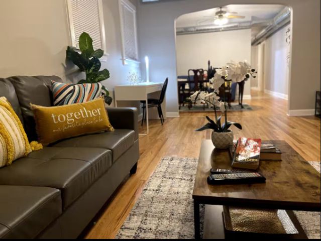 217 Des Plaines Avenue 1, Forest Park, IL 60130