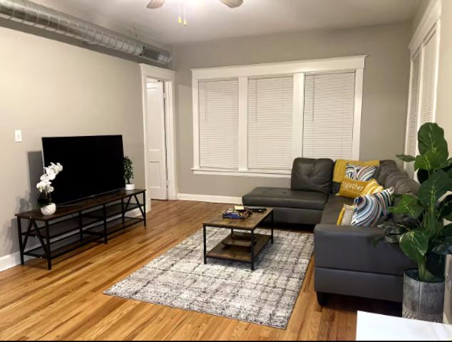 217 Des Plaines Avenue 1, Forest Park, IL 60130