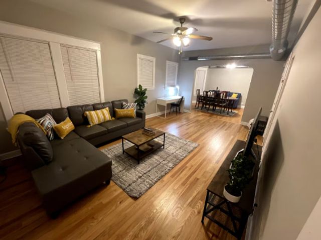 217 Des Plaines Avenue 1, Forest Park, IL 60130