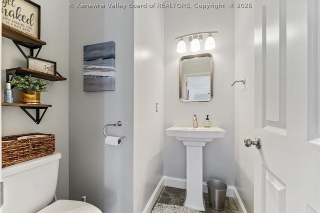 658 Mountain Highland Ridge, South Charleston, WV 25309
