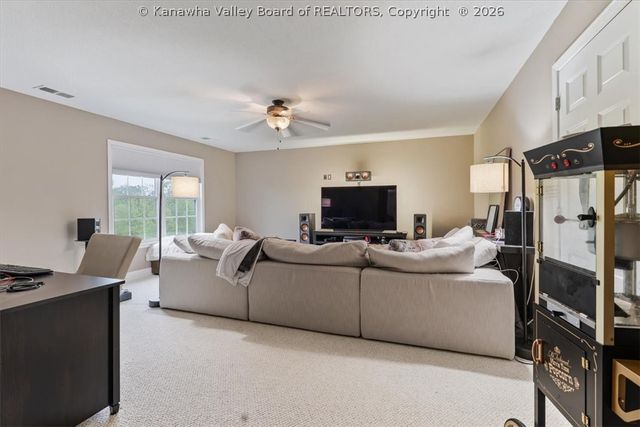 658 Mountain Highland Ridge, South Charleston, WV 25309