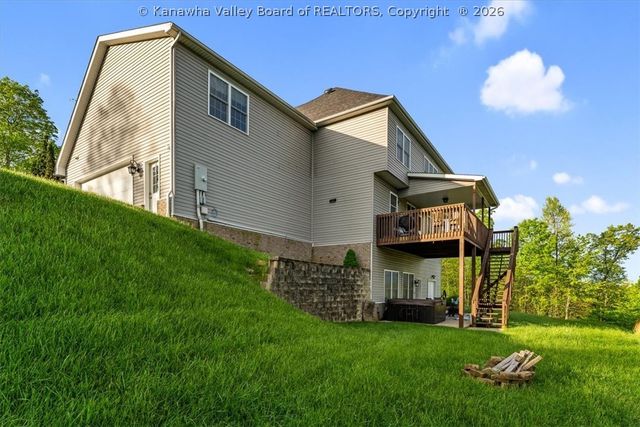 658 Mountain Highland Ridge, South Charleston, WV 25309