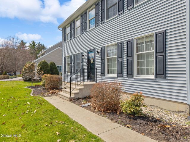 18 Hiawatha Drive, Clifton Park, NY 12065