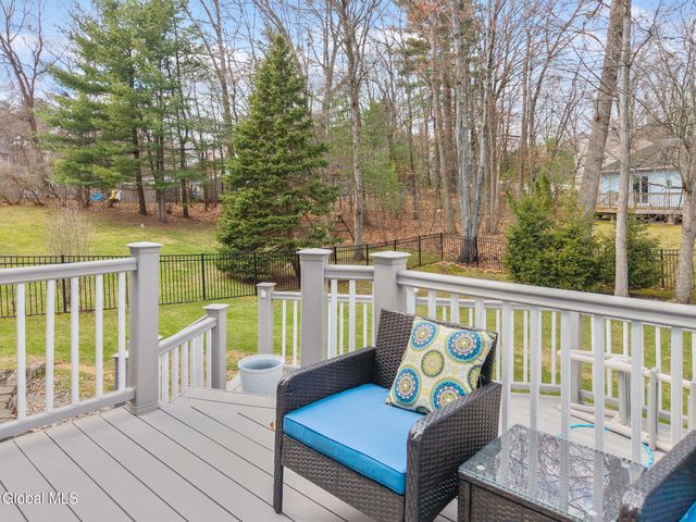 18 Hiawatha Drive, Clifton Park, NY 12065