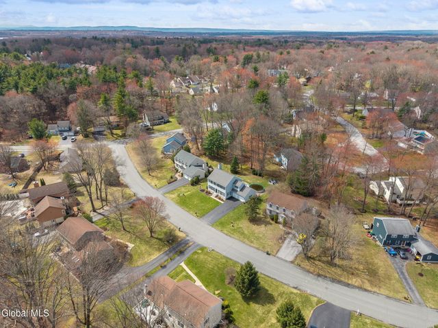 18 Hiawatha Drive, Clifton Park, NY 12065