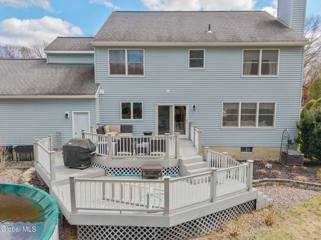 18 Hiawatha Drive, Clifton Park, NY 12065