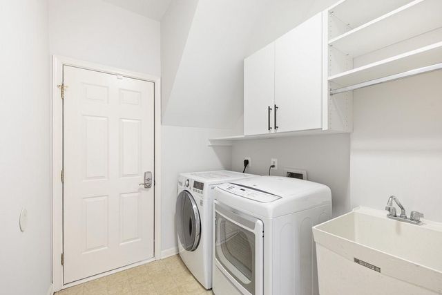 22561 HOWARDSVILLE WOODS CT, Ashburn, VA 20148