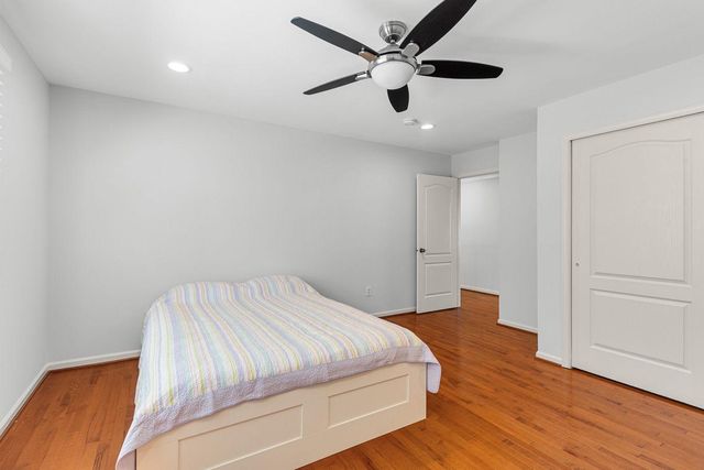 22561 HOWARDSVILLE WOODS CT, Ashburn, VA 20148