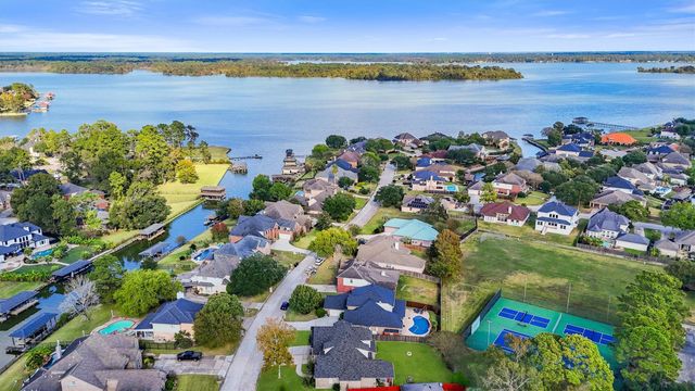 8206 Shoregrove Drive, Humble, TX 77346