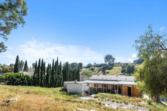 2175 Bluebird St, San Diego, CA 92114