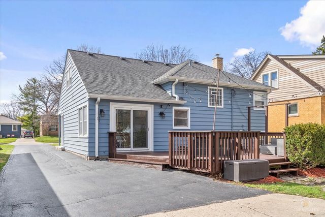 735 S Princeton Avenue, Villa Park, IL 60181