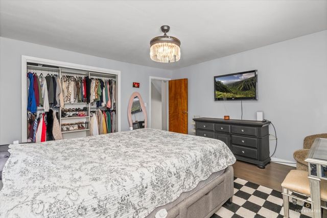 735 S Princeton Avenue, Villa Park, IL 60181