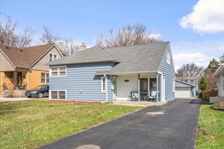 735 S Princeton Avenue, Villa Park, IL 60181