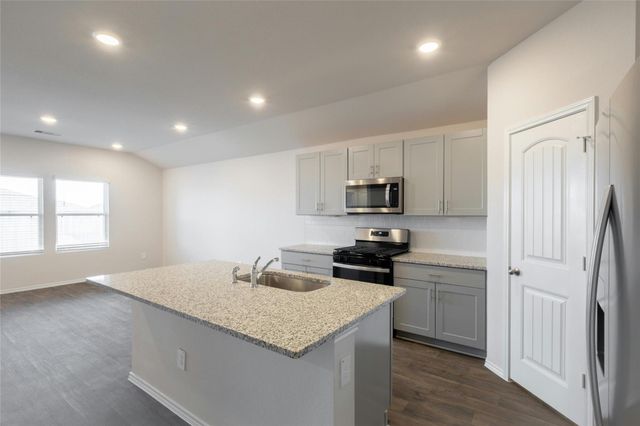 314 North Richland DR, Lockhart, TX 78644