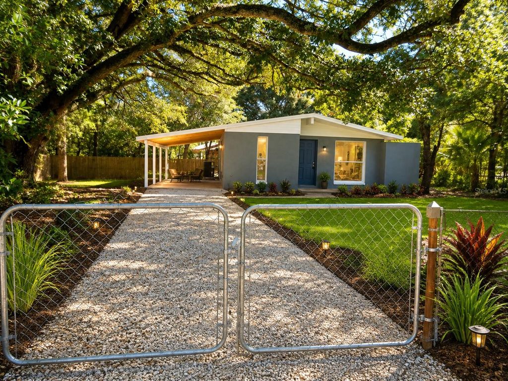 Image 2 of property listing at 4410 E 25TH AVENUE, Tampa, FL 33605