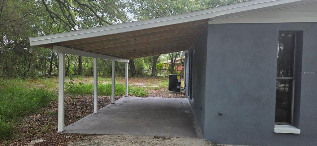 Image 20 of property listing at 4410 E 25TH AVENUE, Tampa, FL 33605