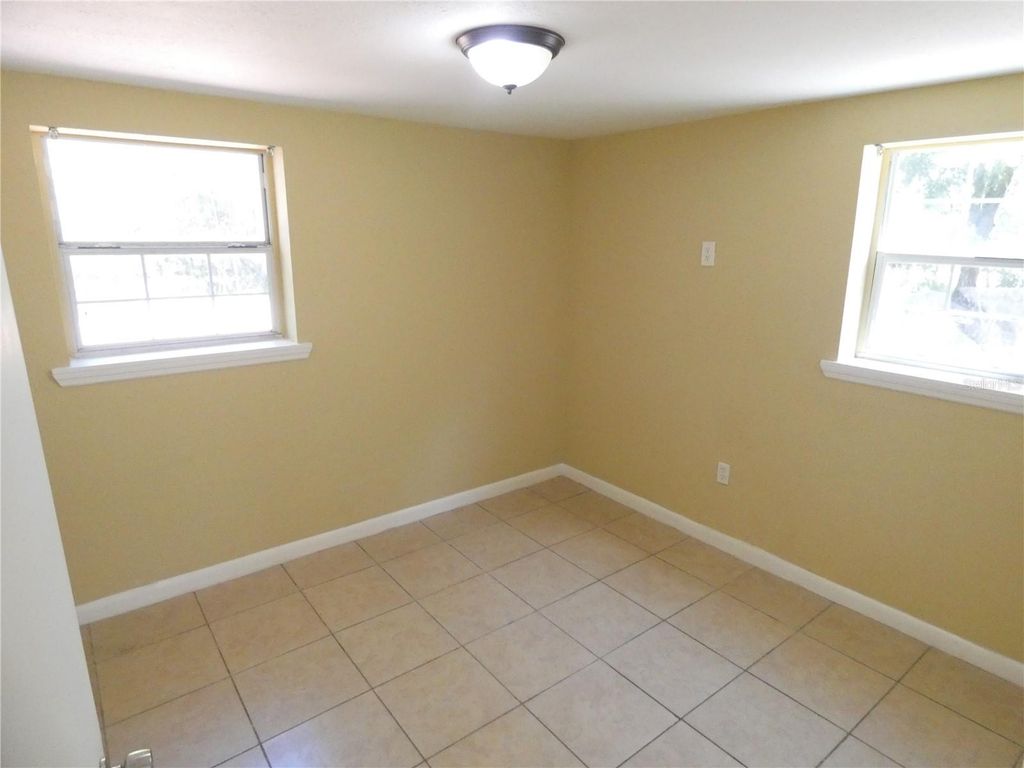 Image 7 of property listing at 4410 E 25TH AVENUE, Tampa, FL 33605
