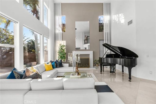 20366 Via Galileo, Porter Ranch, CA 91326