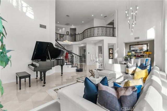 20366 Via Galileo, Porter Ranch, CA 91326