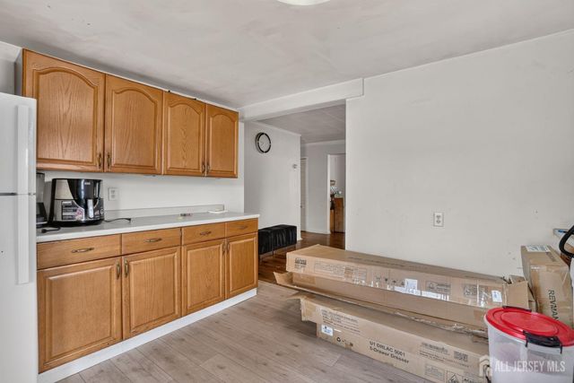 24 Hillcrest Avenue, Edison, NJ 08817