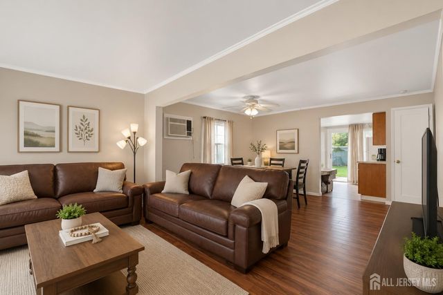 24 Hillcrest Avenue, Edison, NJ 08817