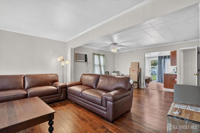24 Hillcrest Avenue, Edison, NJ 08817