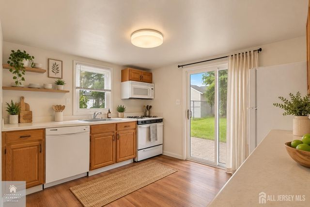 24 Hillcrest Avenue, Edison, NJ 08817