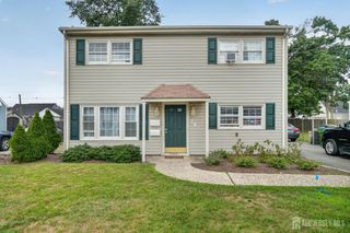 24 Hillcrest Avenue, Edison, NJ 08817