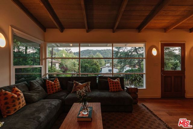 550 Arch Place, Glendale, CA 91206