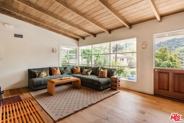 550 Arch Place, Glendale, CA 91206