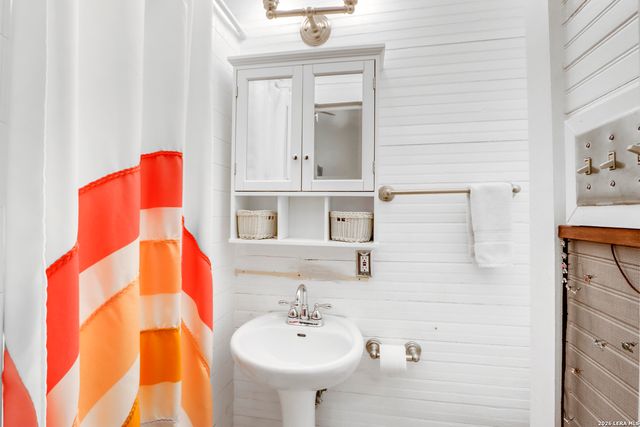 123 cedar, San Antonio, TX 78210