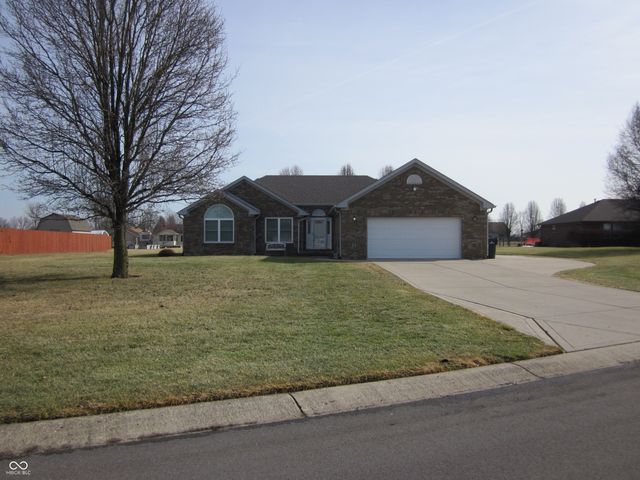 8155 Henderson Ridge Drive, Mooresville, IN 46158