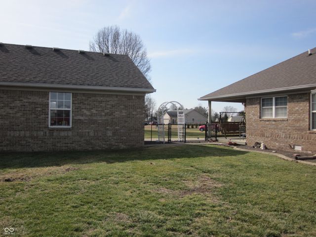 8155 Henderson Ridge Drive, Mooresville, IN 46158