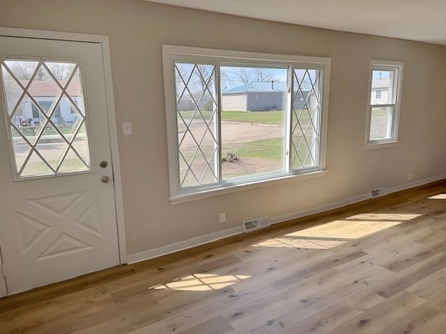 309 Elaine Drive, Waterloo, IA 50707