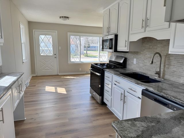 309 Elaine Drive, Waterloo, IA 50707