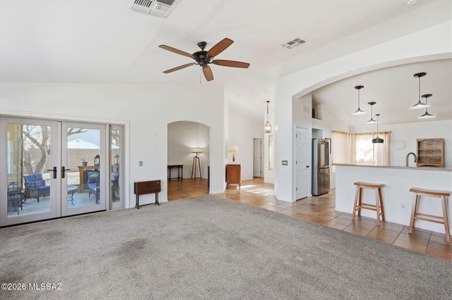 1885 E Cliff Swallow Trail, Green Valley, AZ 85614