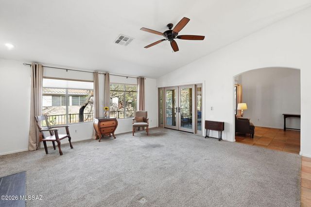 1885 E Cliff Swallow Trail, Green Valley, AZ 85614