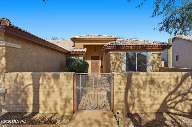 1885 E Cliff Swallow Trail, Green Valley, AZ 85614