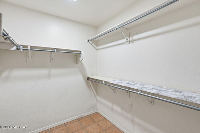 1885 E Cliff Swallow Trail, Green Valley, AZ 85614