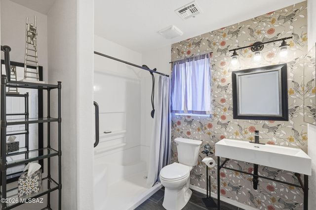 1885 E Cliff Swallow Trail, Green Valley, AZ 85614