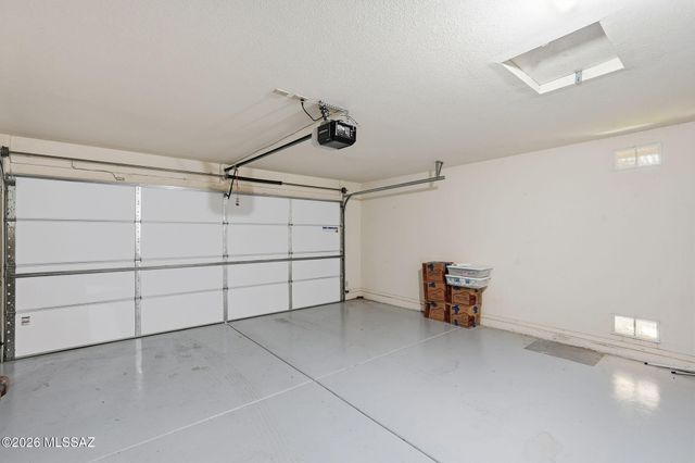 1885 E Cliff Swallow Trail, Green Valley, AZ 85614