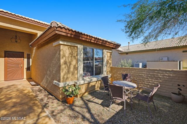 1885 E Cliff Swallow Trail, Green Valley, AZ 85614