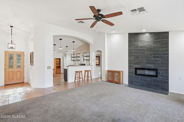 1885 E Cliff Swallow Trail, Green Valley, AZ 85614